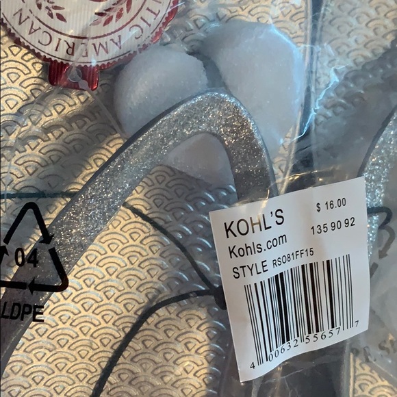 NWT flip flops !! 7/8 - Picture 3 of 3